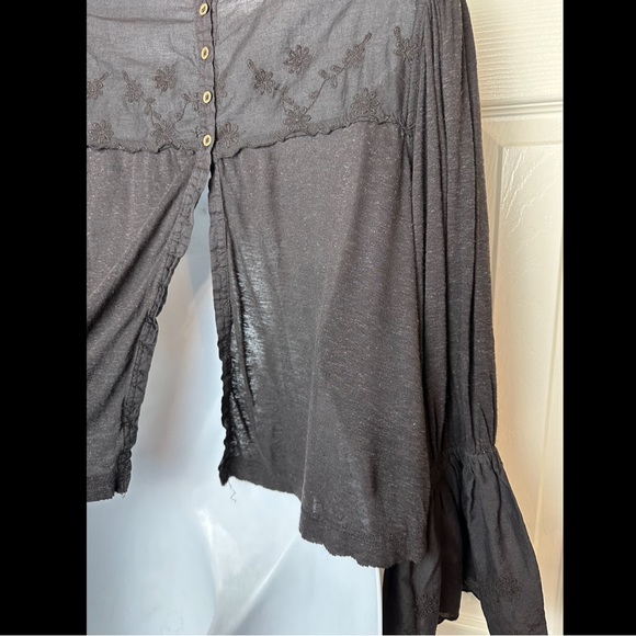 FREE PEOPLE Femme Fatale Blouse Embroidered Black Swing Bell Sleeves Scalloped - Picture 10 of 13